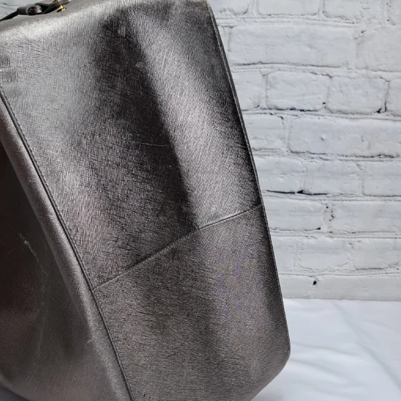 HENRI BENDEL LARGE 'METALLIC' LEATHER TOTE BAG STUDDED SIDES - Picture 9 of 16